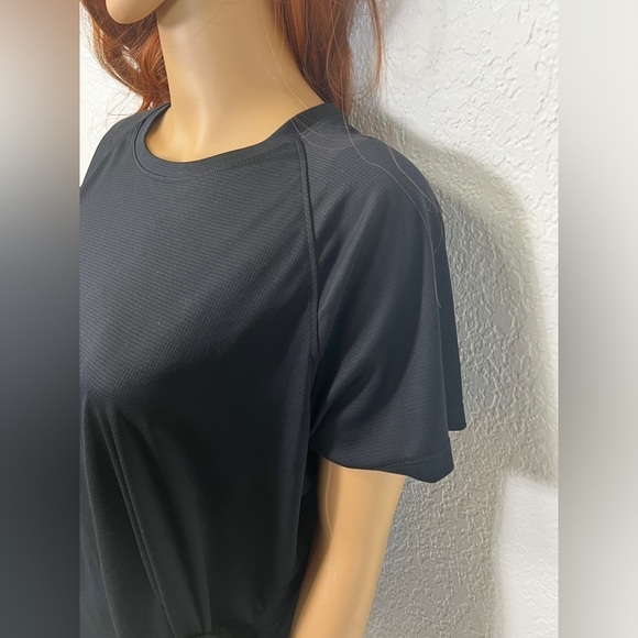 Under Armour Run Vented Women’s shirt black XL - Picture 10 of 15